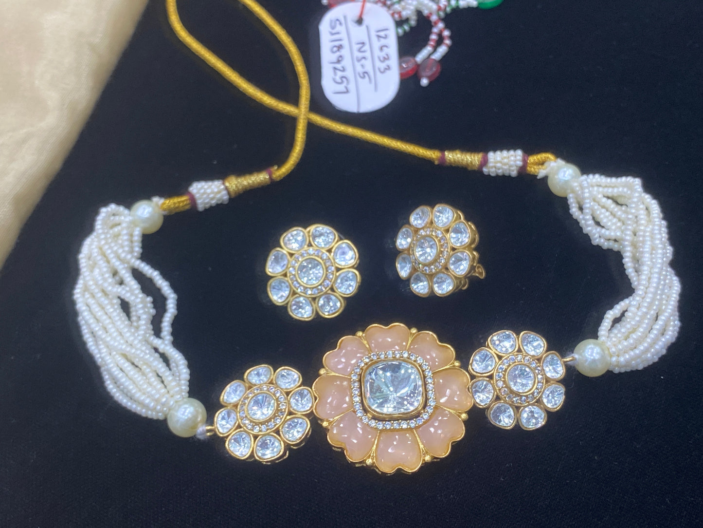Kundan choker